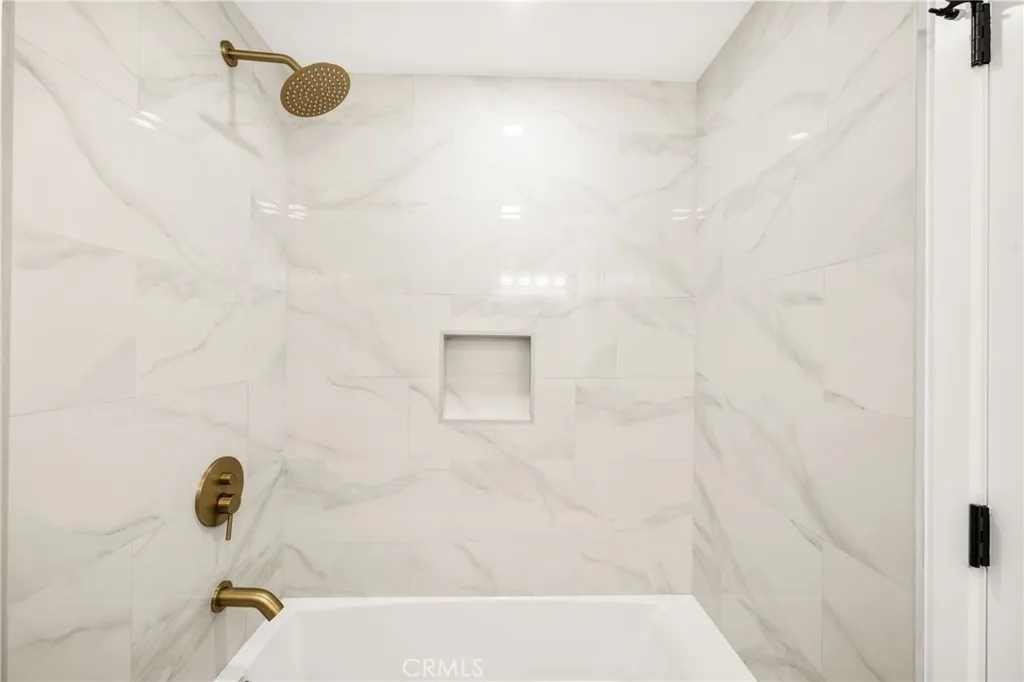 627 E Villa Street, Pasadena, California 91101 home-pic-41